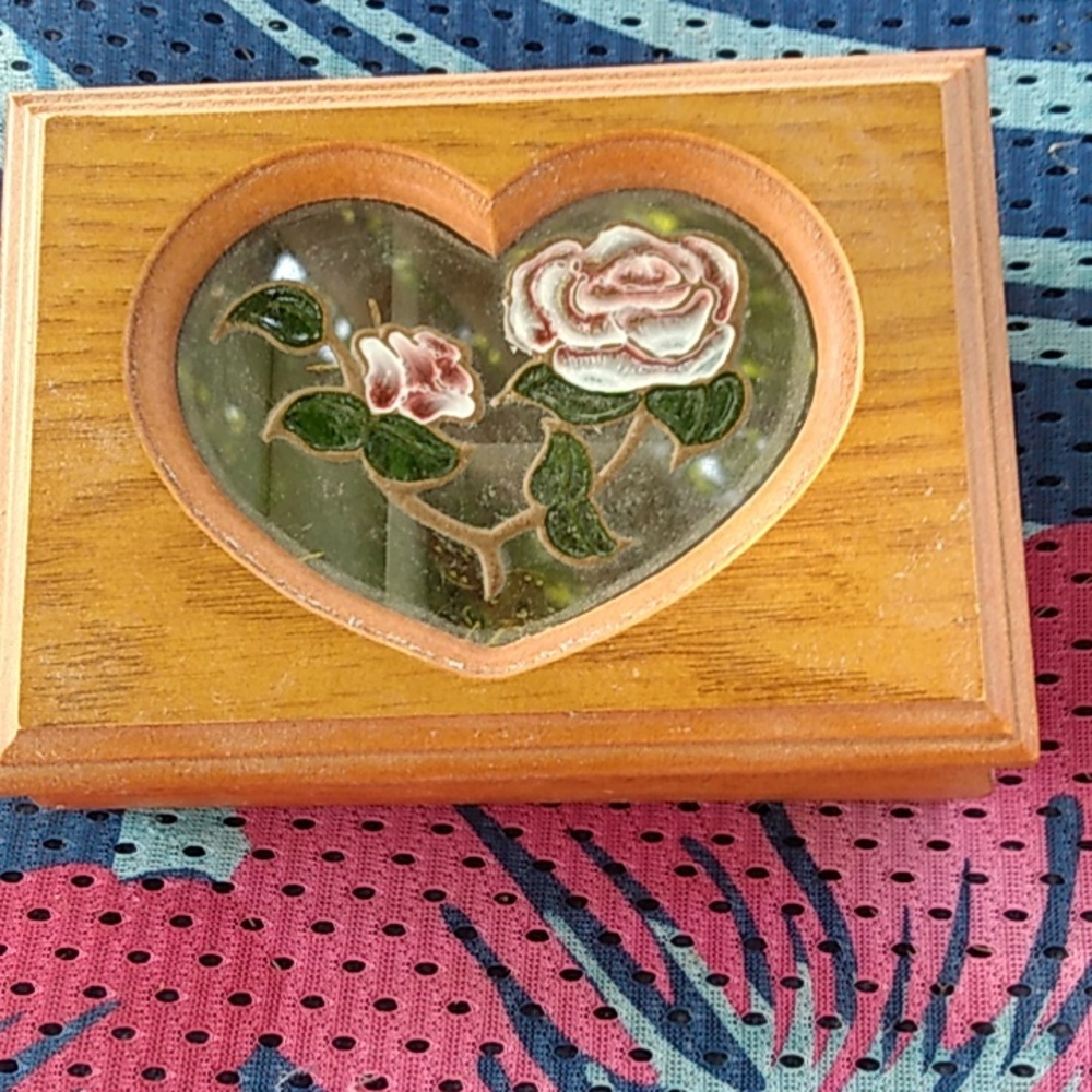 Jewelry box